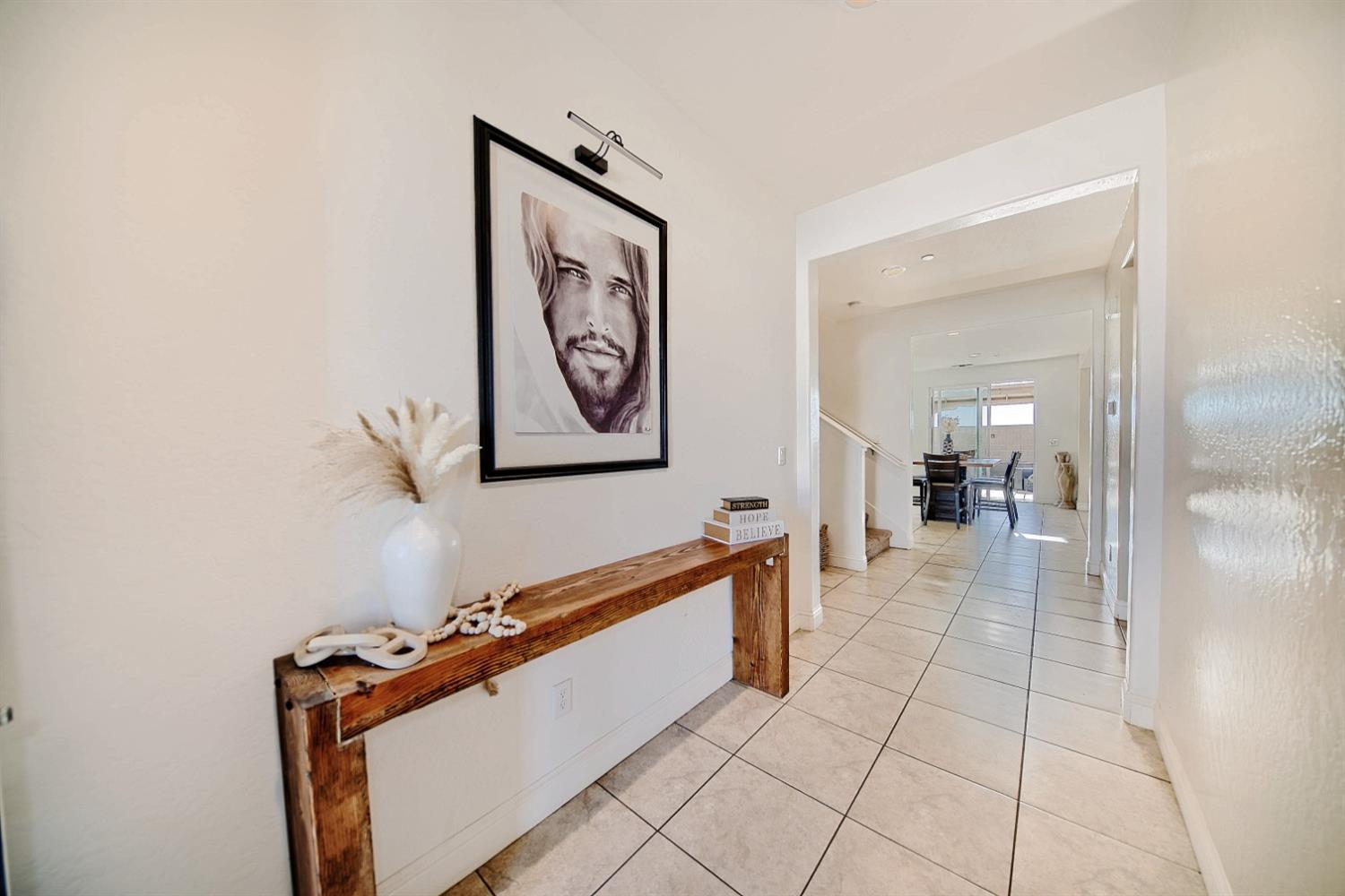Detail Gallery Image 6 of 97 For 2045 Edwards St, Los Banos,  CA 93635 - 5 Beds | 3/1 Baths