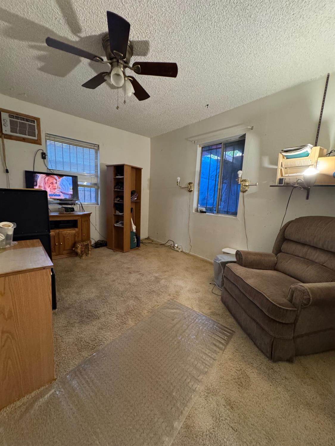 Detail Gallery Image 11 of 12 For 2221 S Ophir St, Stockton,  CA 95205 - 2 Beds | 1 Baths