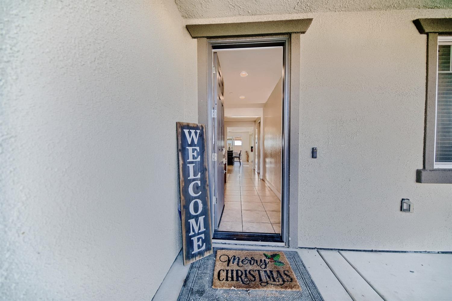Detail Gallery Image 3 of 97 For 2045 Edwards St, Los Banos,  CA 93635 - 5 Beds | 3/1 Baths