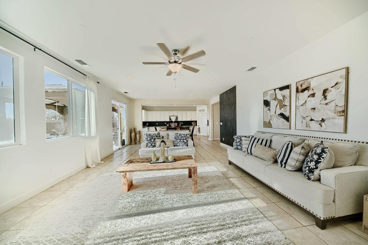 Detail Gallery Image 35 of 97 For 2045 Edwards St, Los Banos,  CA 93635 - 5 Beds | 3/1 Baths