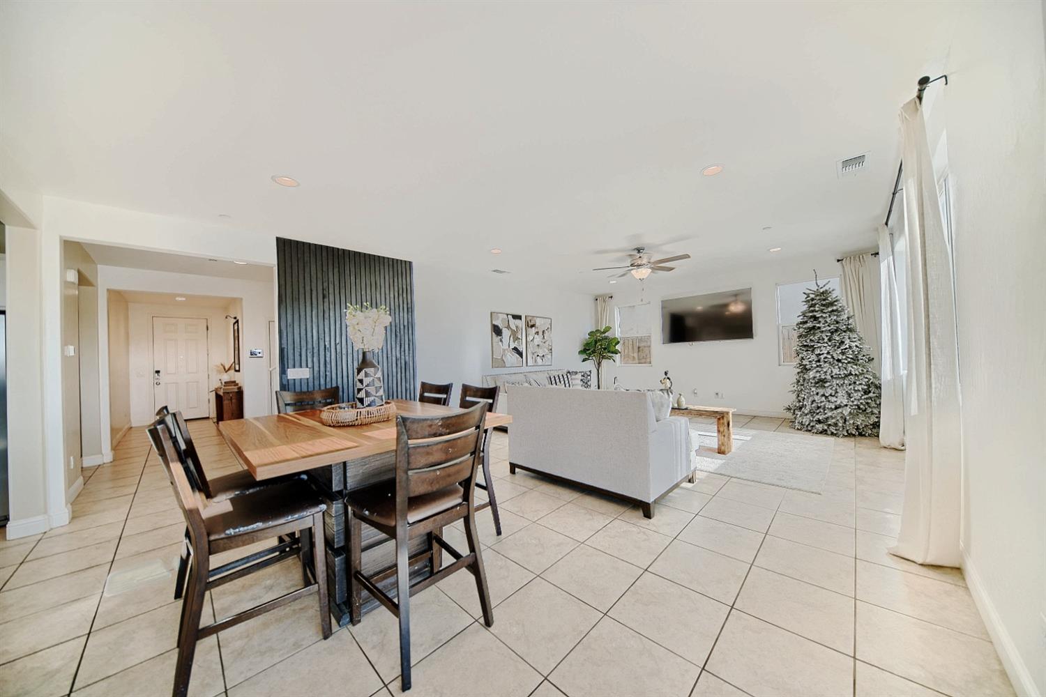 Detail Gallery Image 34 of 97 For 2045 Edwards St, Los Banos,  CA 93635 - 5 Beds | 3/1 Baths