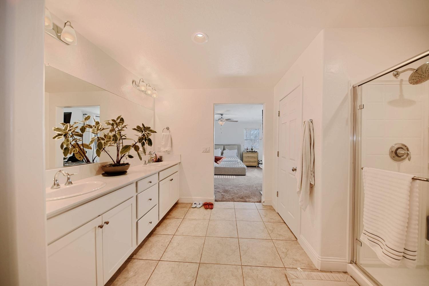 Detail Gallery Image 88 of 97 For 2045 Edwards St, Los Banos,  CA 93635 - 5 Beds | 3/1 Baths