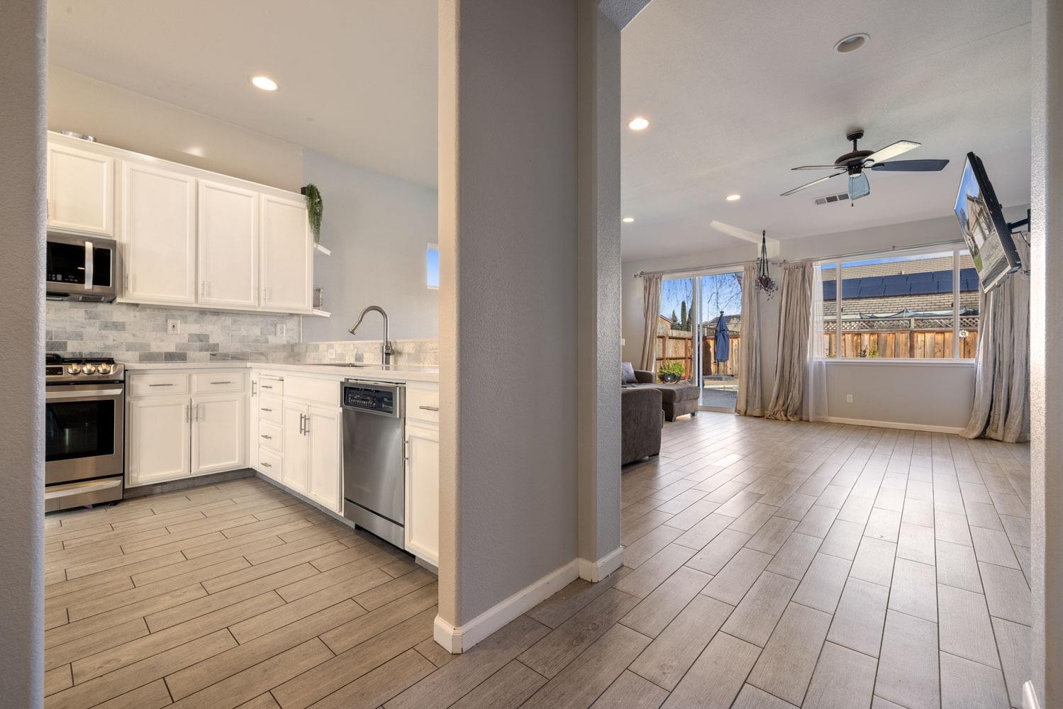 Detail Gallery Image 10 of 36 For 2189 Breiens Way, Stockton,  CA 95209 - 3 Beds | 2 Baths