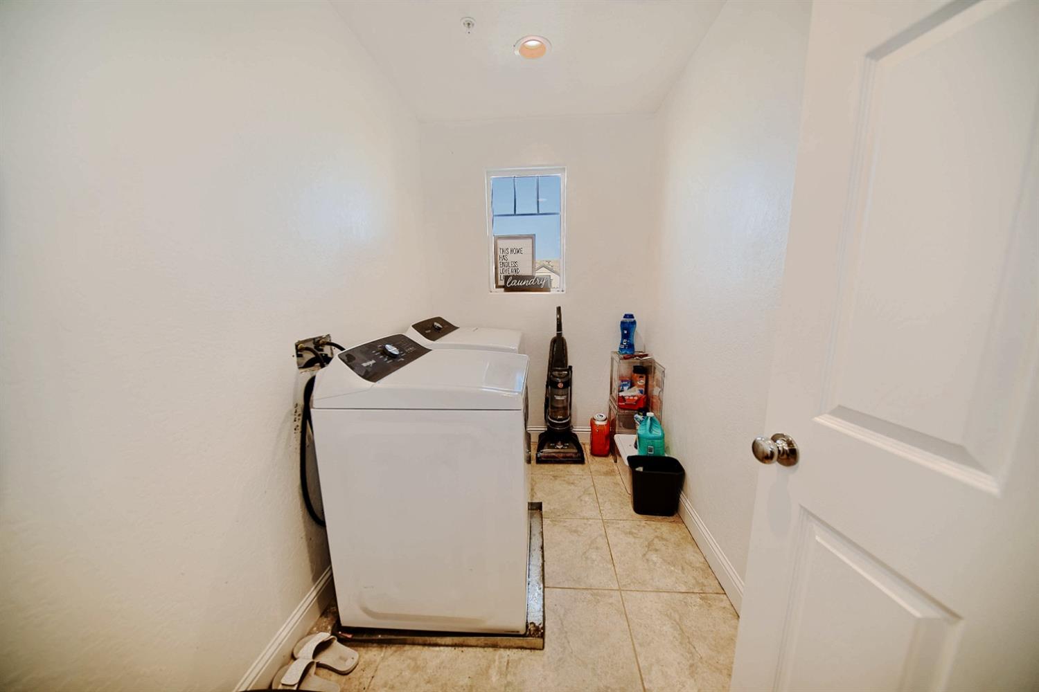 Detail Gallery Image 52 of 97 For 2045 Edwards St, Los Banos,  CA 93635 - 5 Beds | 3/1 Baths