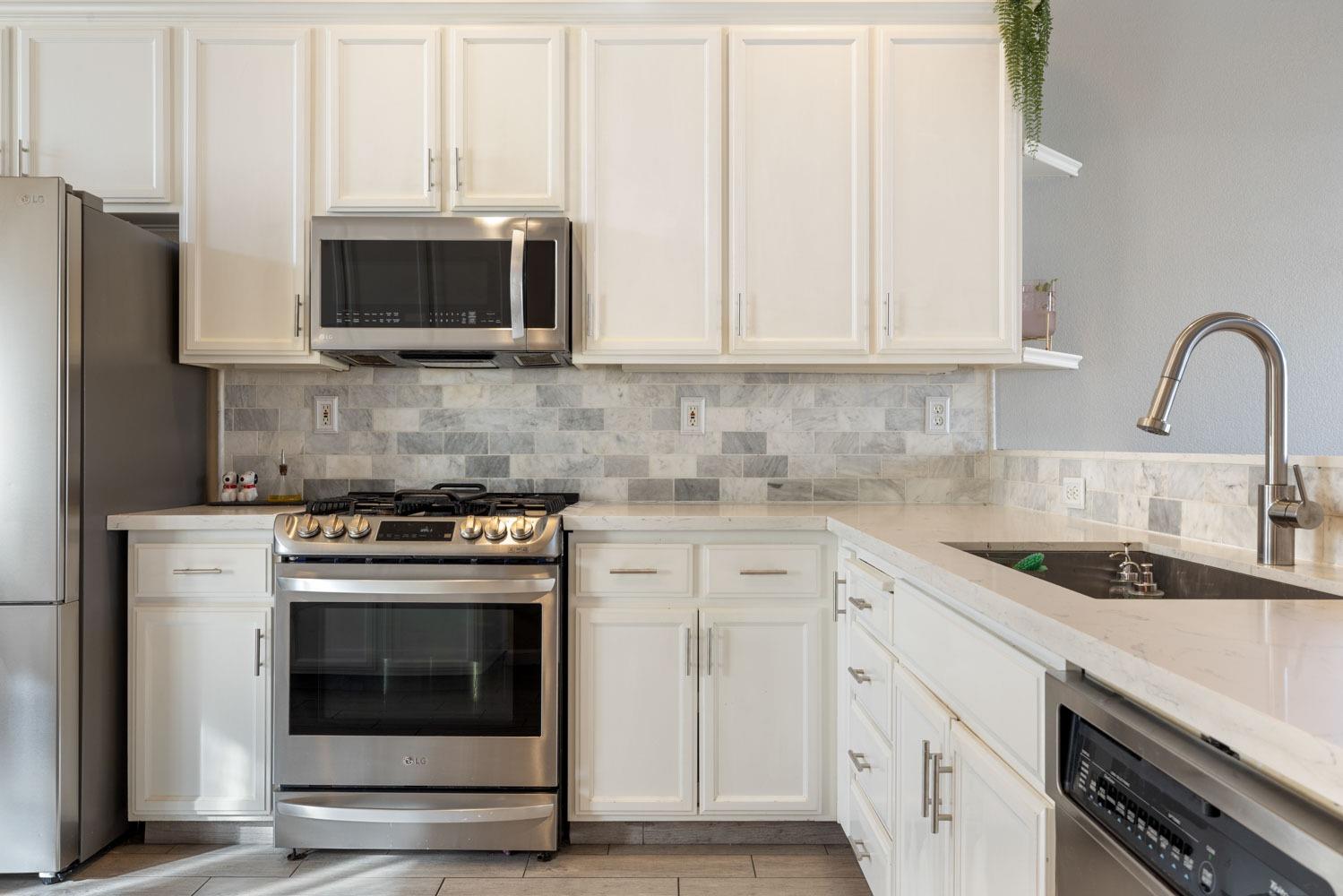 Detail Gallery Image 11 of 36 For 2189 Breiens Way, Stockton,  CA 95209 - 3 Beds | 2 Baths