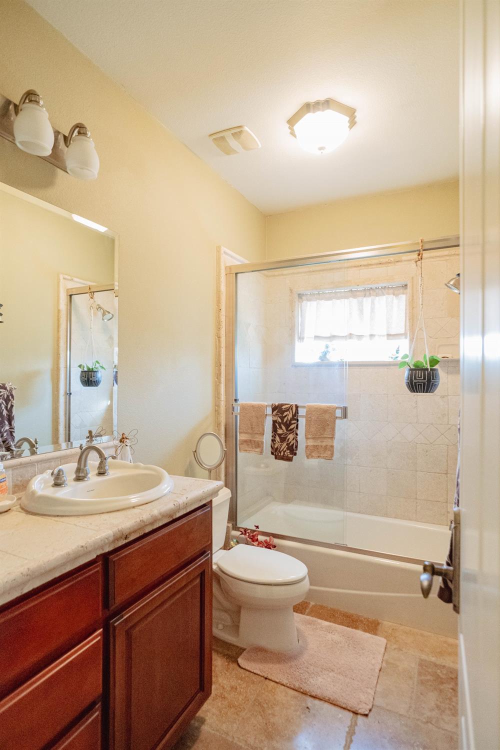 Detail Gallery Image 25 of 73 For 6839 Mercedes Ave, Winton,  CA 95388 - 3 Beds | 3 Baths