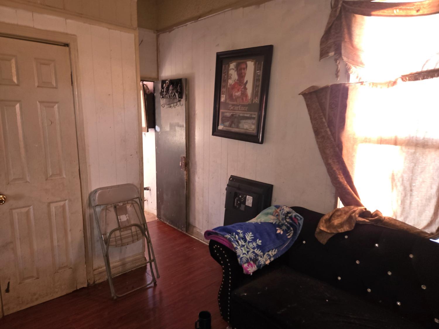 Detail Gallery Image 9 of 11 For 210 E 5th St, Stockton,  CA 95206 - 2 Beds | 1 Baths