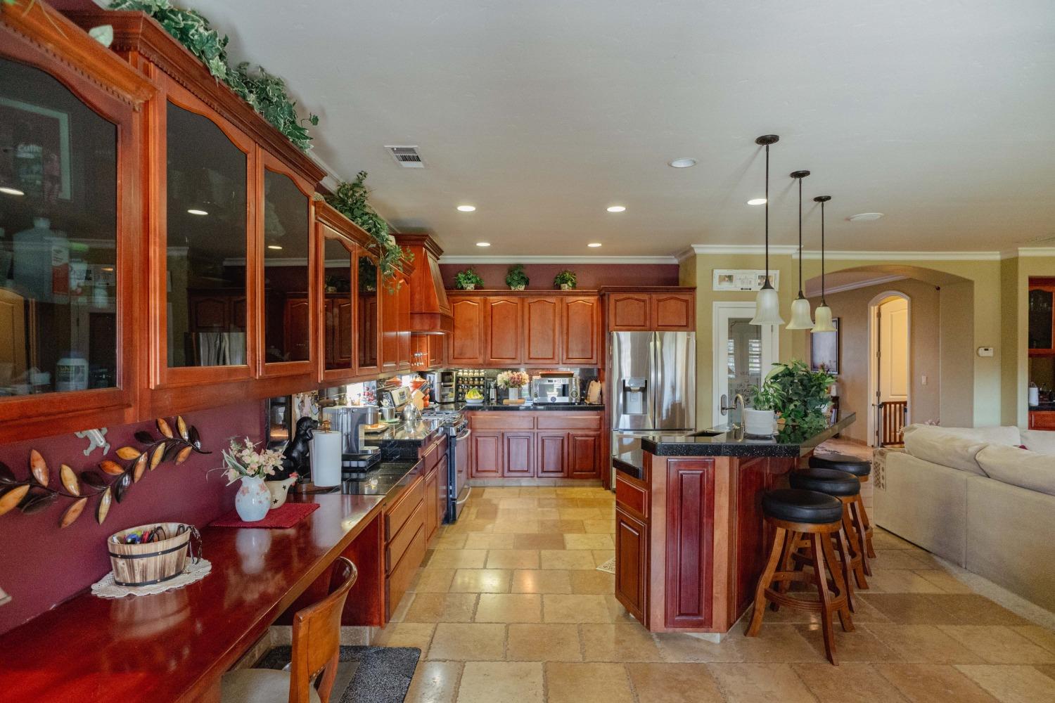Detail Gallery Image 11 of 73 For 6839 Mercedes Ave, Winton,  CA 95388 - 3 Beds | 3 Baths