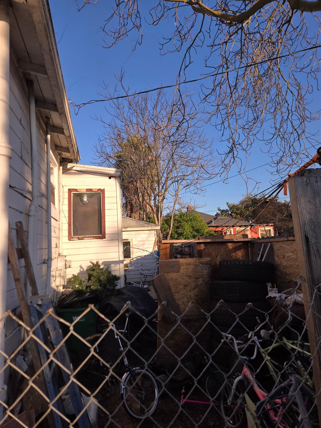Detail Gallery Image 8 of 11 For 210 E 5th St, Stockton,  CA 95206 - 2 Beds | 1 Baths