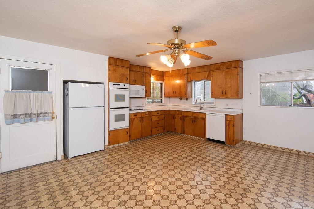 Detail Gallery Image 8 of 34 For 337 N 7th Ave, Oakdale,  CA 95361 - 3 Beds | 2 Baths