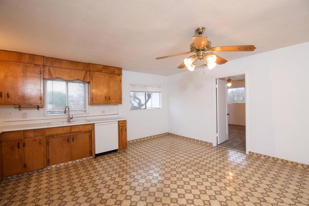 Detail Gallery Image 11 of 34 For 337 N 7th Ave, Oakdale,  CA 95361 - 3 Beds | 2 Baths