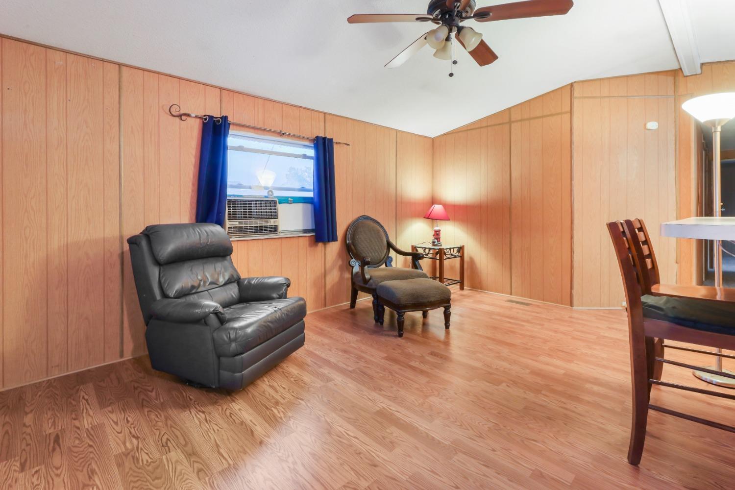 Detail Gallery Image 4 of 21 For 2340 Sanguinetti Ln 130, Stockton,  CA 95205 - 3 Beds | 2 Baths