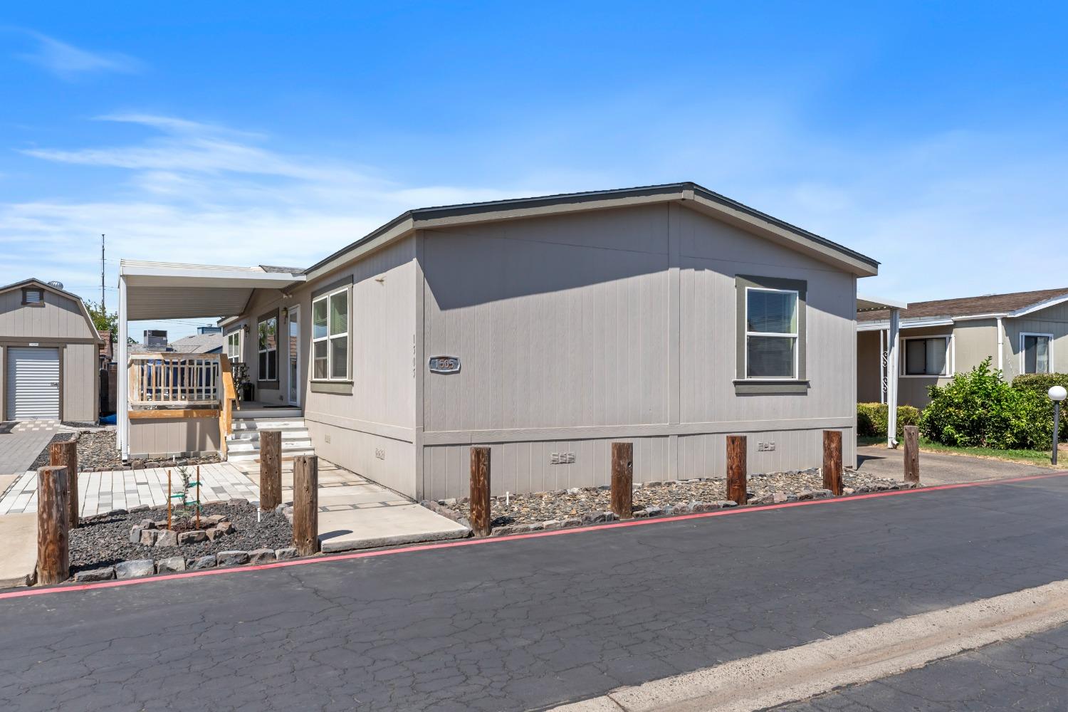 Detail Gallery Image 1 of 1 For 1505 Panthers Ln, Modesto,  CA 95355 - 3 Beds | 2 Baths