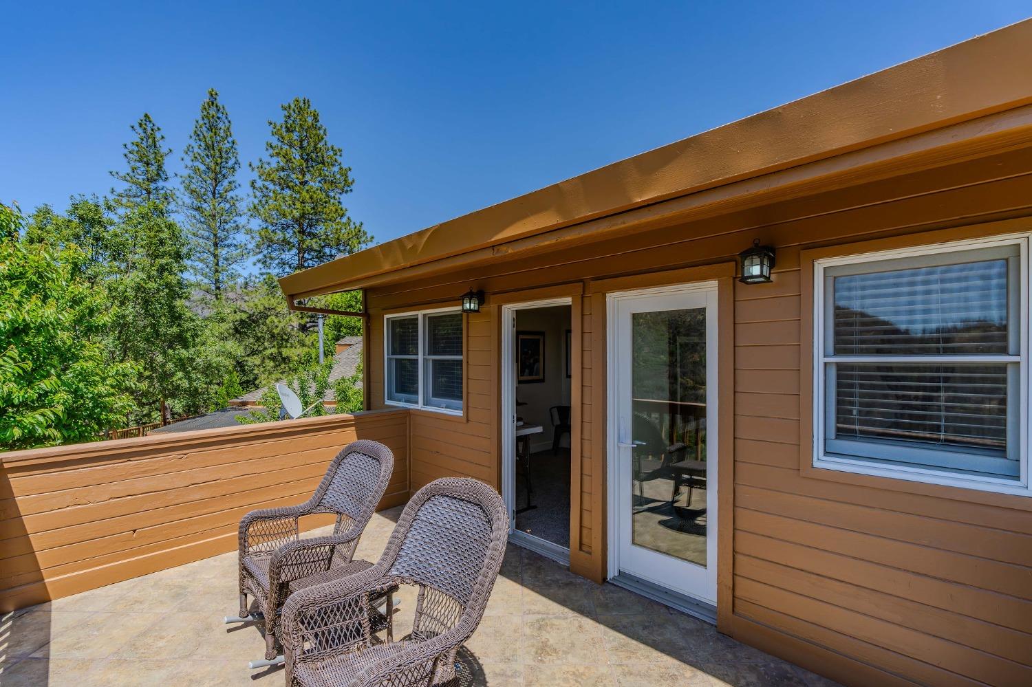 Detail Gallery Image 16 of 88 For 7201 Happy Valley Rd, Somerset,  CA 95684 - 4 Beds | 3/1 Baths