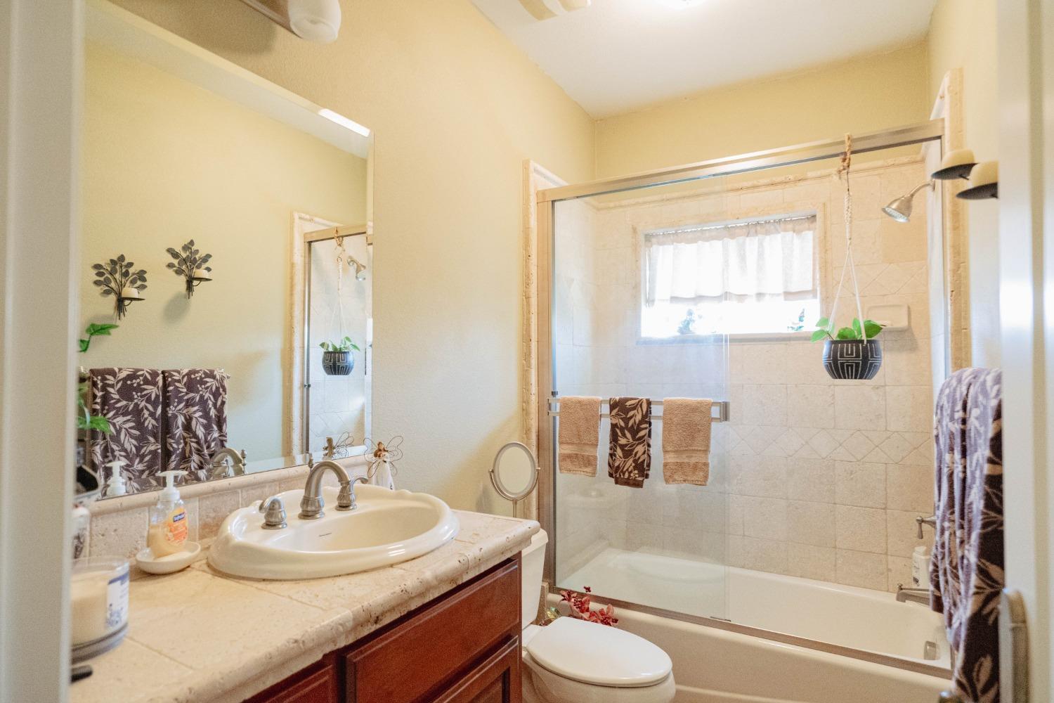 Detail Gallery Image 26 of 73 For 6839 Mercedes Ave, Winton,  CA 95388 - 3 Beds | 3 Baths