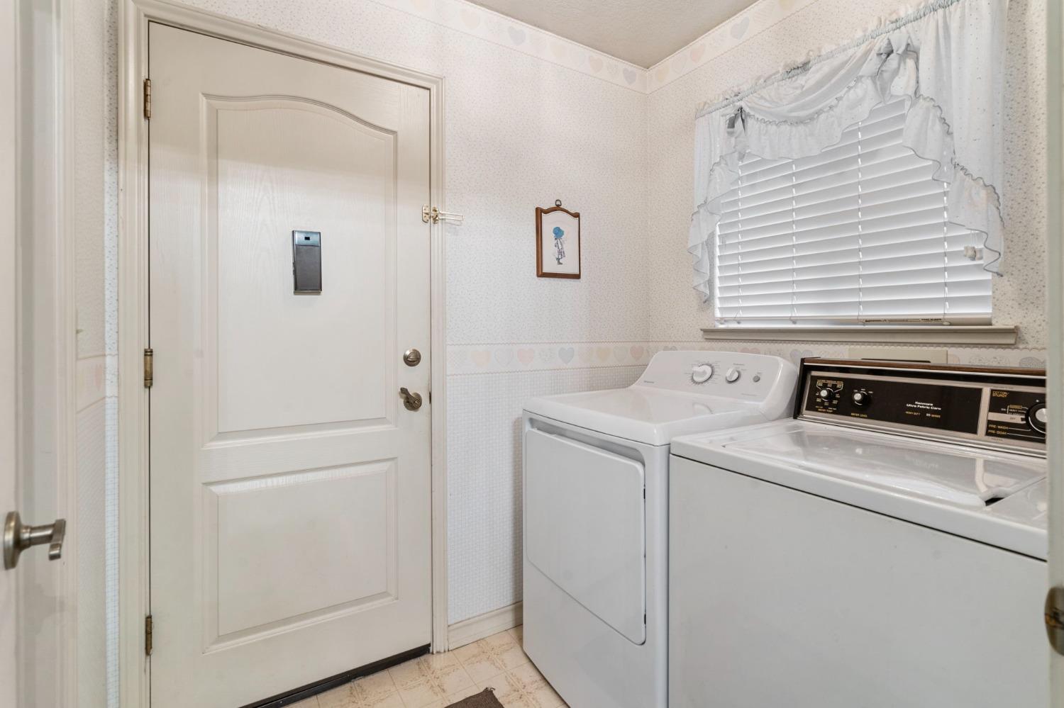Detail Gallery Image 14 of 43 For 2174 Brigadoon Walk, Manteca,  CA 95336 - 2 Beds | 2 Baths