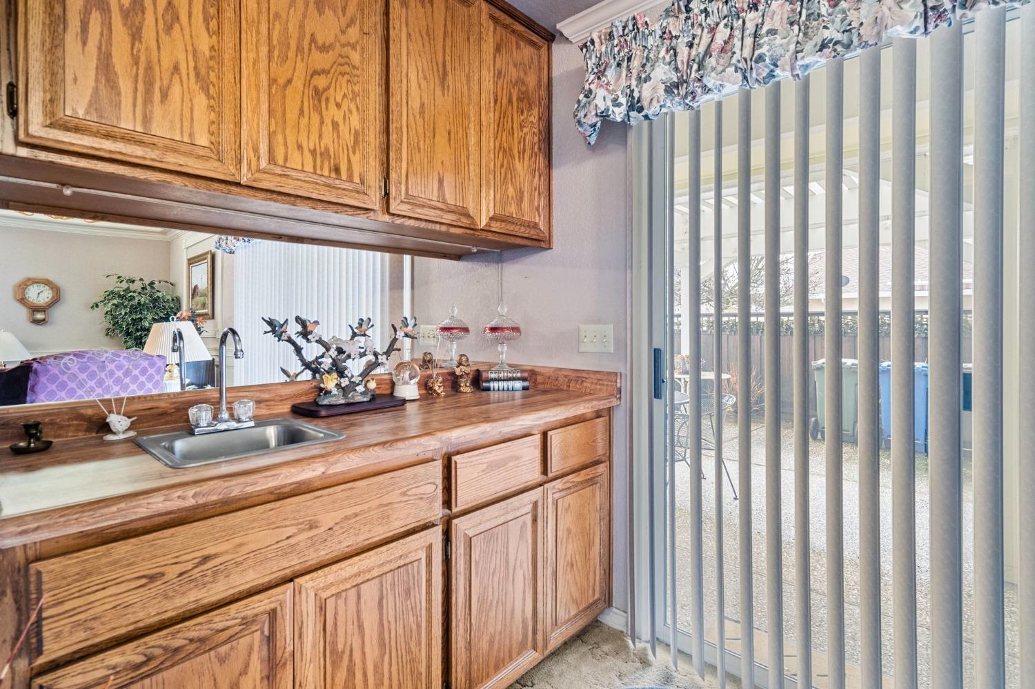 Detail Gallery Image 9 of 43 For 2174 Brigadoon Walk, Manteca,  CA 95336 - 2 Beds | 2 Baths