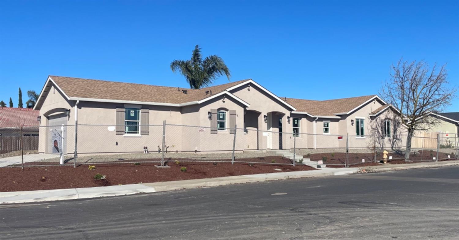 Detail Gallery Image 2 of 6 For 8007 Lorraine Ave, Stockton,  CA 95210 - 4 Beds | 2 Baths