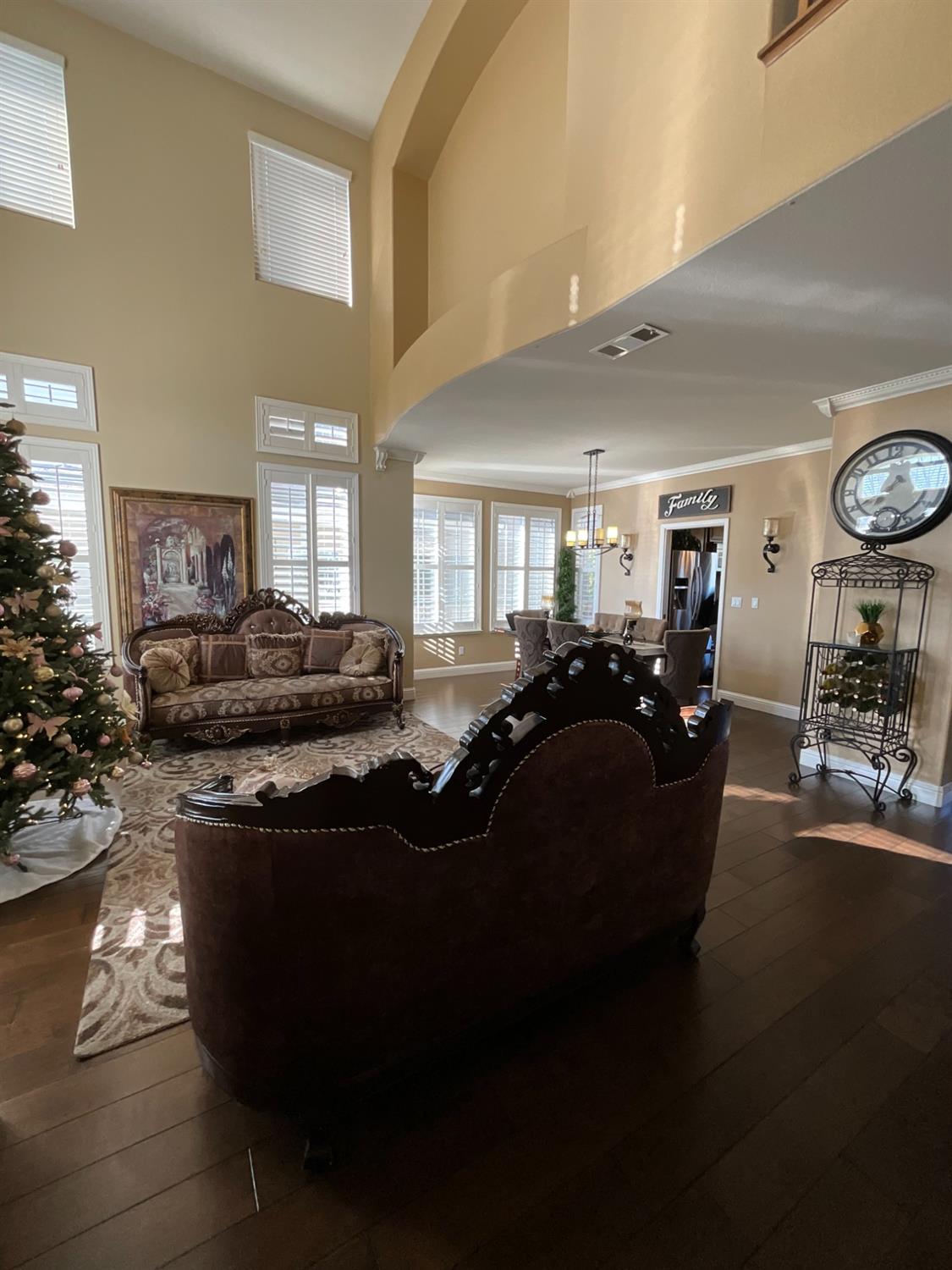 Detail Gallery Image 3 of 20 For 5143 Poppy Hills Cir, Stockton,  CA 95219 - 5 Beds | 3 Baths