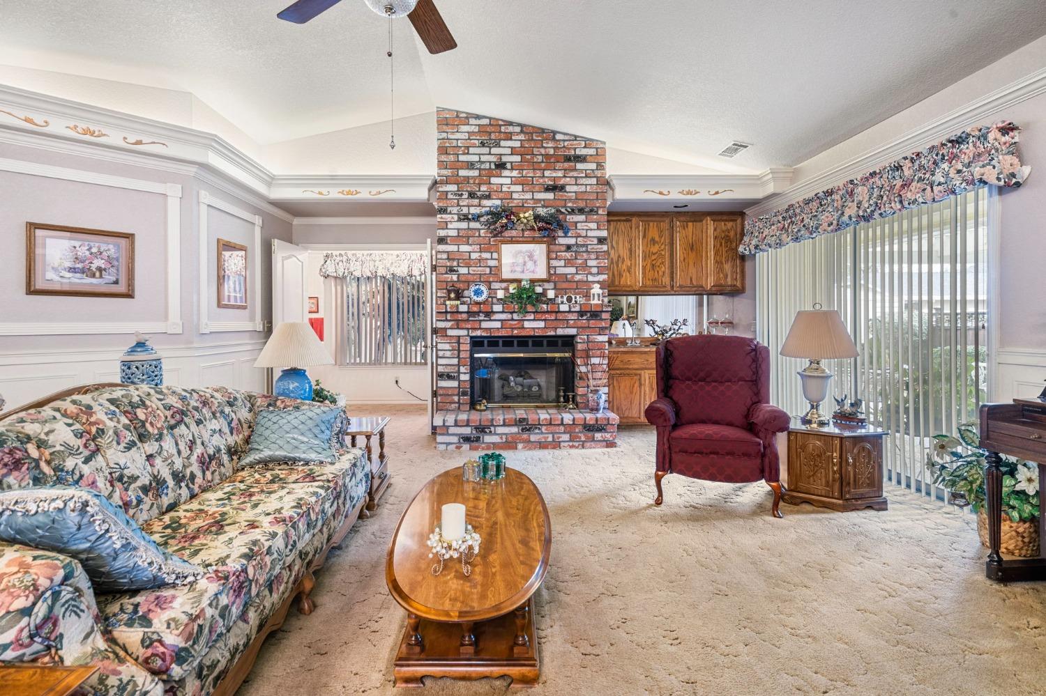 Detail Gallery Image 12 of 43 For 2174 Brigadoon Walk, Manteca,  CA 95336 - 2 Beds | 2 Baths