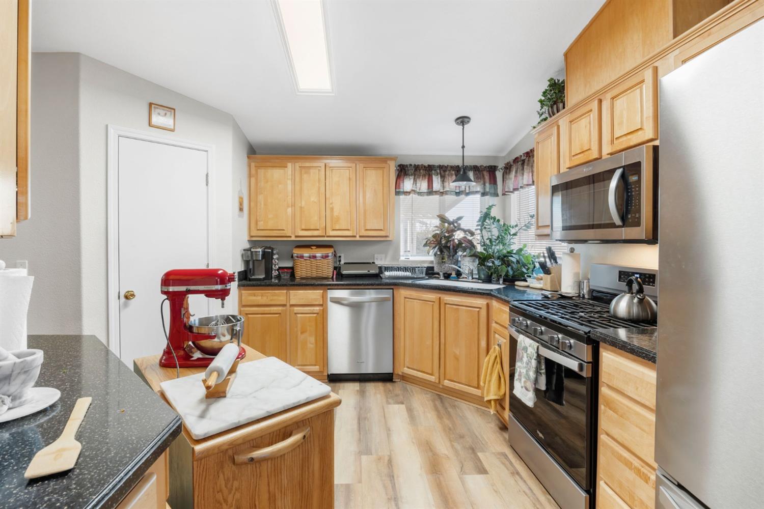 Detail Gallery Image 14 of 41 For 5130 County Road 99w 151, Dunnigan,  CA 95937 - 3 Beds | 2 Baths