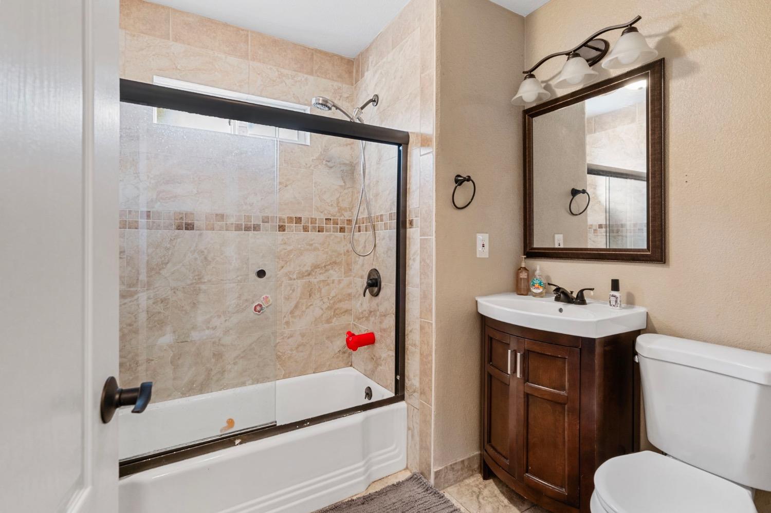 Detail Gallery Image 23 of 45 For 620 N Ham Ln, Lodi,  CA 95242 - 3 Beds | 2 Baths