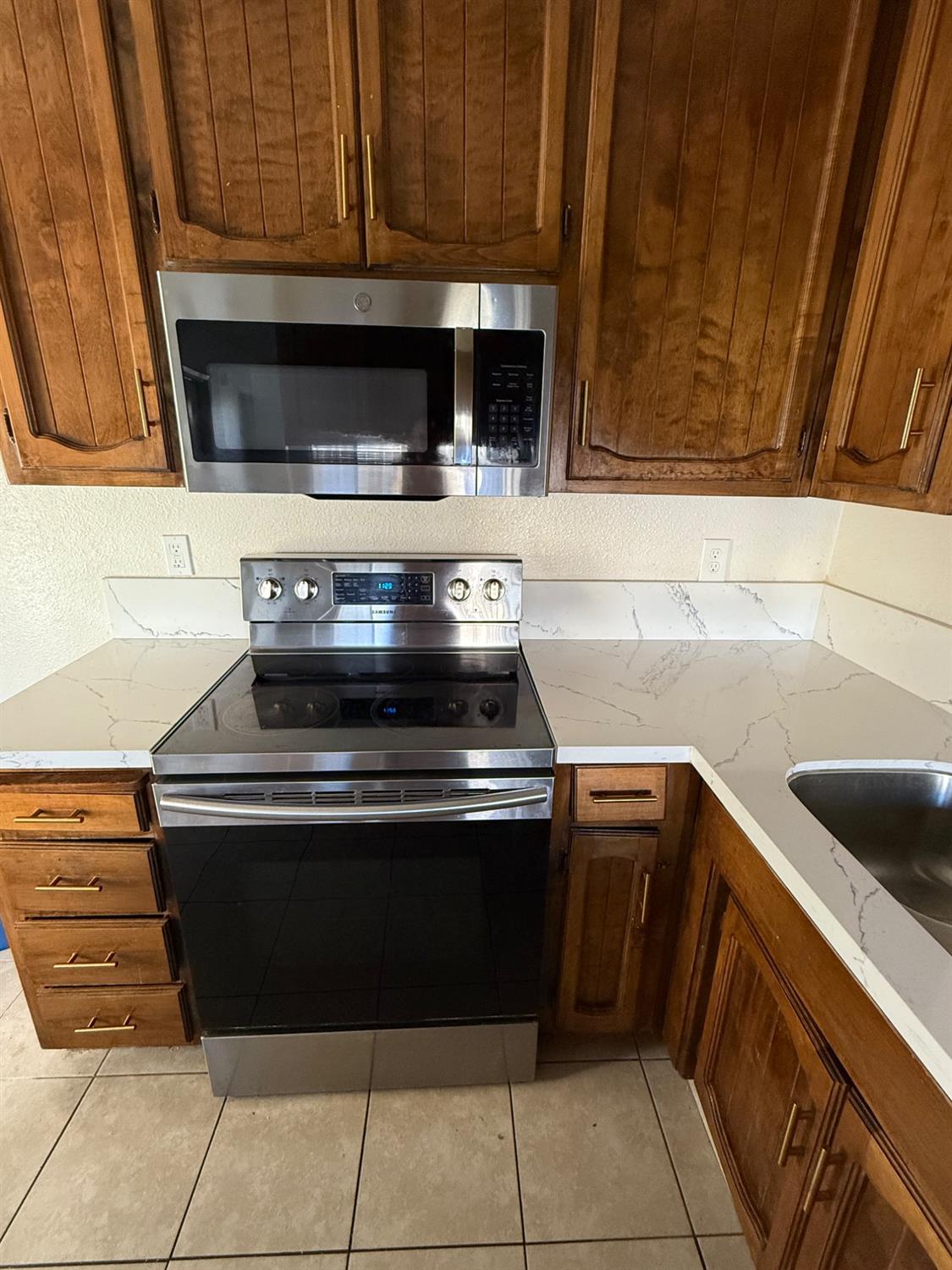 Detail Gallery Image 13 of 42 For 1651 Moffett Rd, Ceres,  CA 95307 - – Beds | – Baths