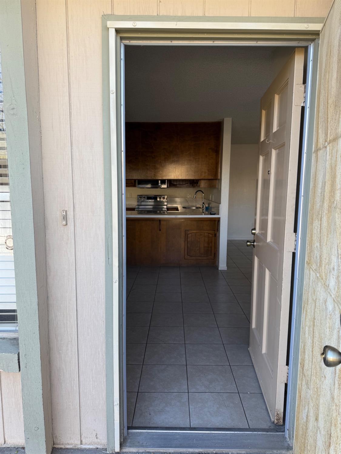Detail Gallery Image 4 of 42 For 1651 Moffett Rd, Ceres,  CA 95307 - – Beds | – Baths