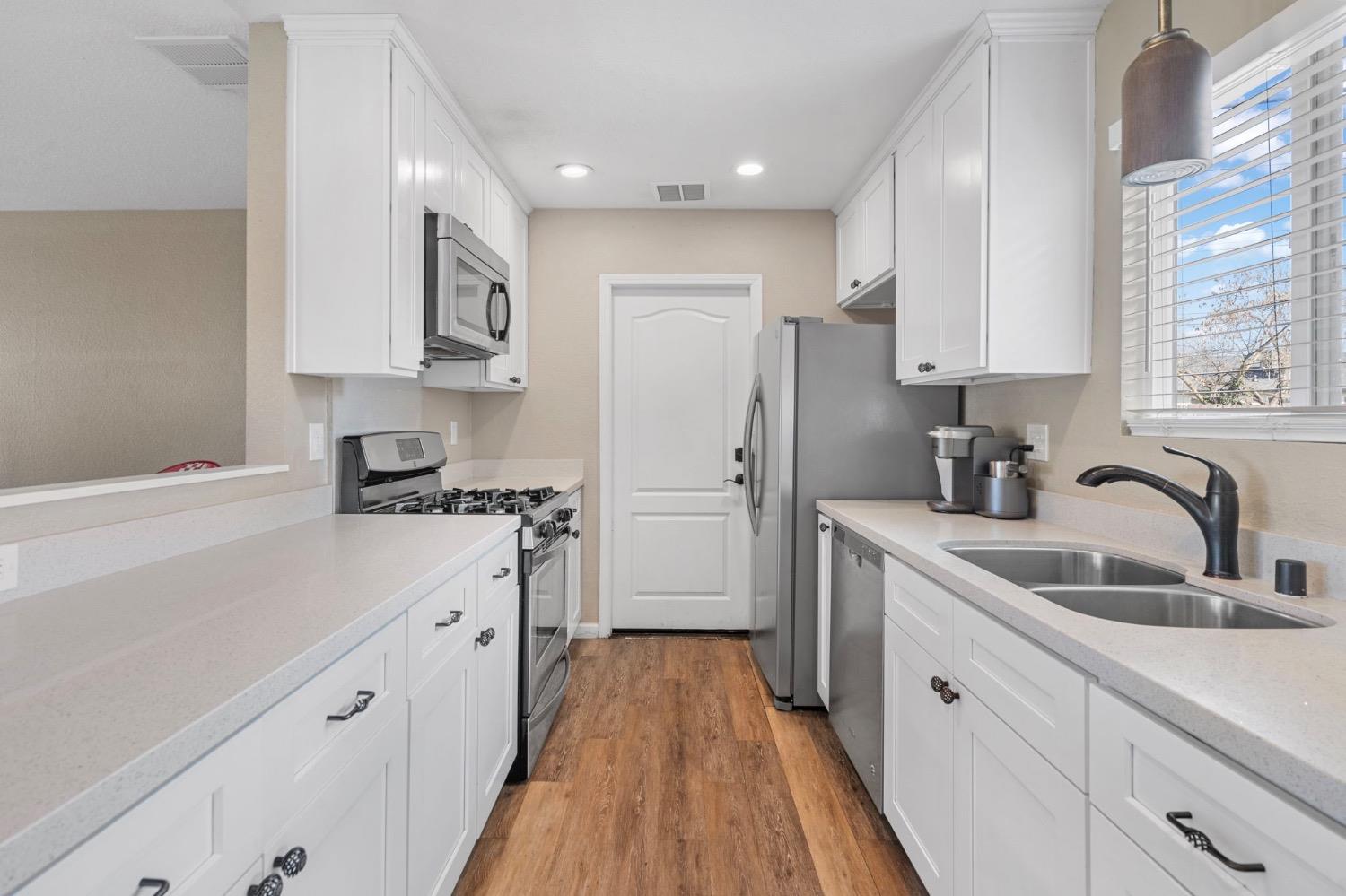 Detail Gallery Image 27 of 45 For 620 N Ham Ln, Lodi,  CA 95242 - 3 Beds | 2 Baths