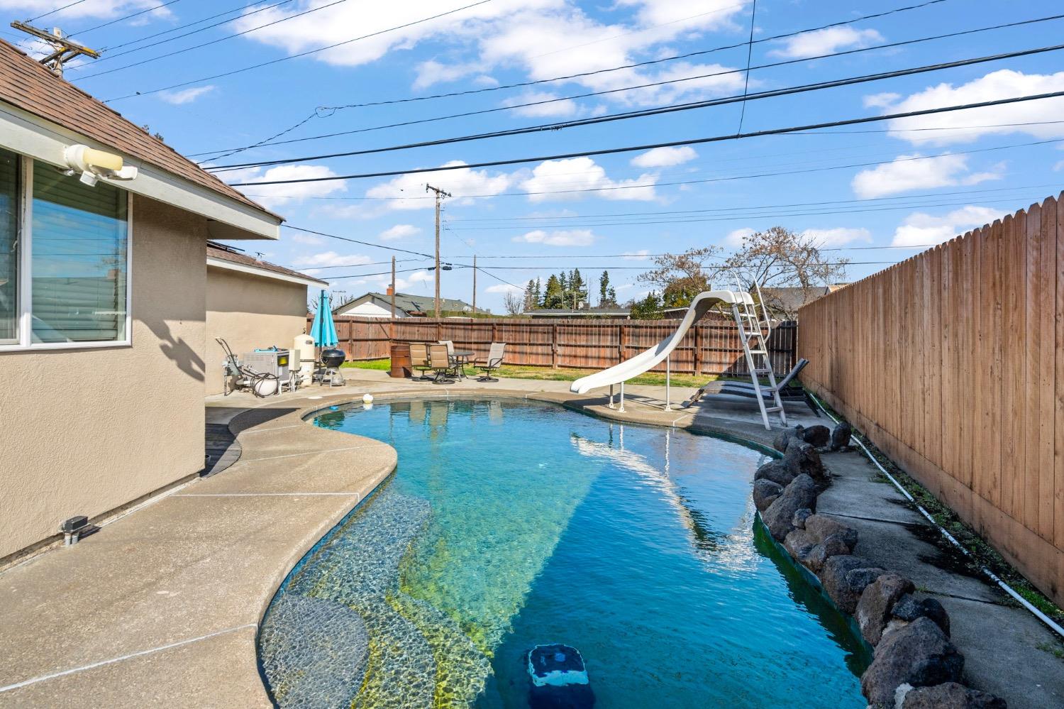 Detail Gallery Image 12 of 45 For 620 N Ham Ln, Lodi,  CA 95242 - 3 Beds | 2 Baths
