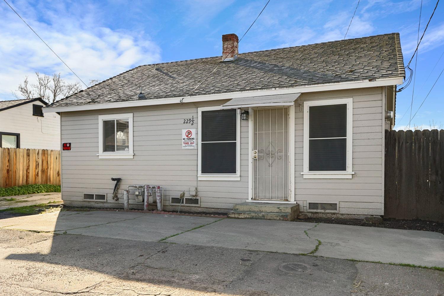Detail Gallery Image 6 of 25 For 229 Flora St, Lodi,  CA 95240 - 2 Beds | 1 Baths