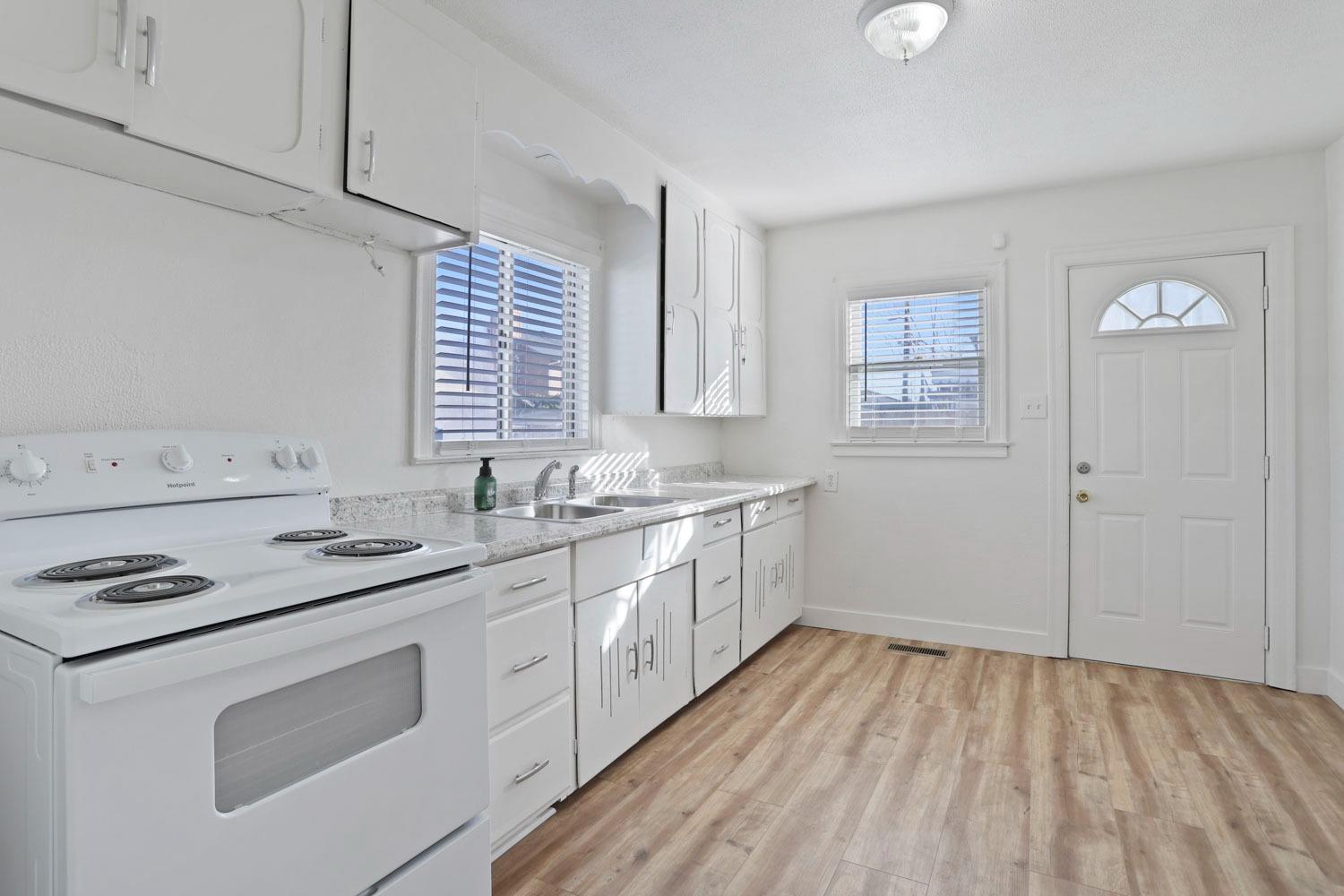Detail Gallery Image 12 of 25 For 229 Flora St, Lodi,  CA 95240 - 2 Beds | 1 Baths