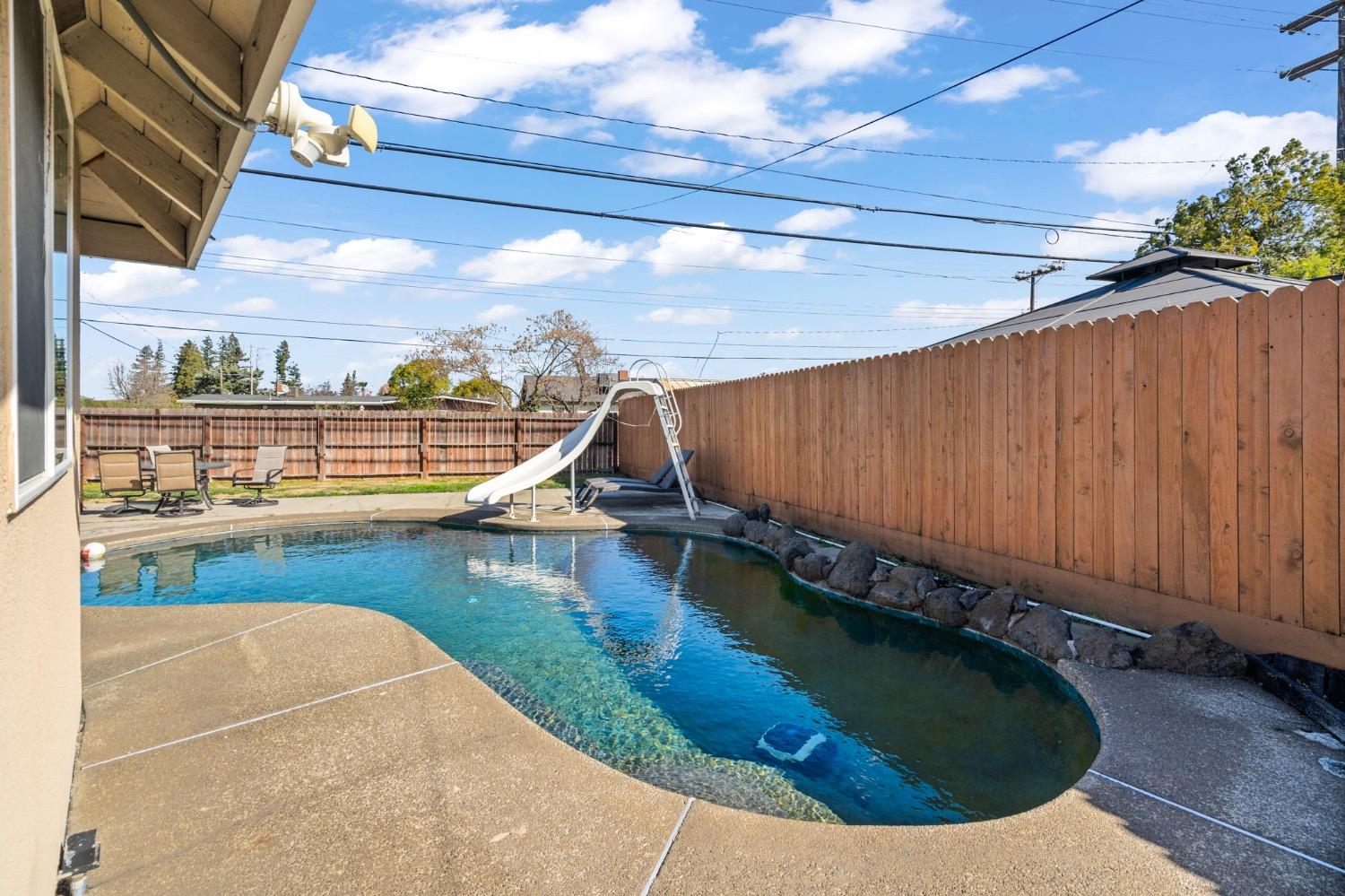 Detail Gallery Image 11 of 45 For 620 N Ham Ln, Lodi,  CA 95242 - 3 Beds | 2 Baths