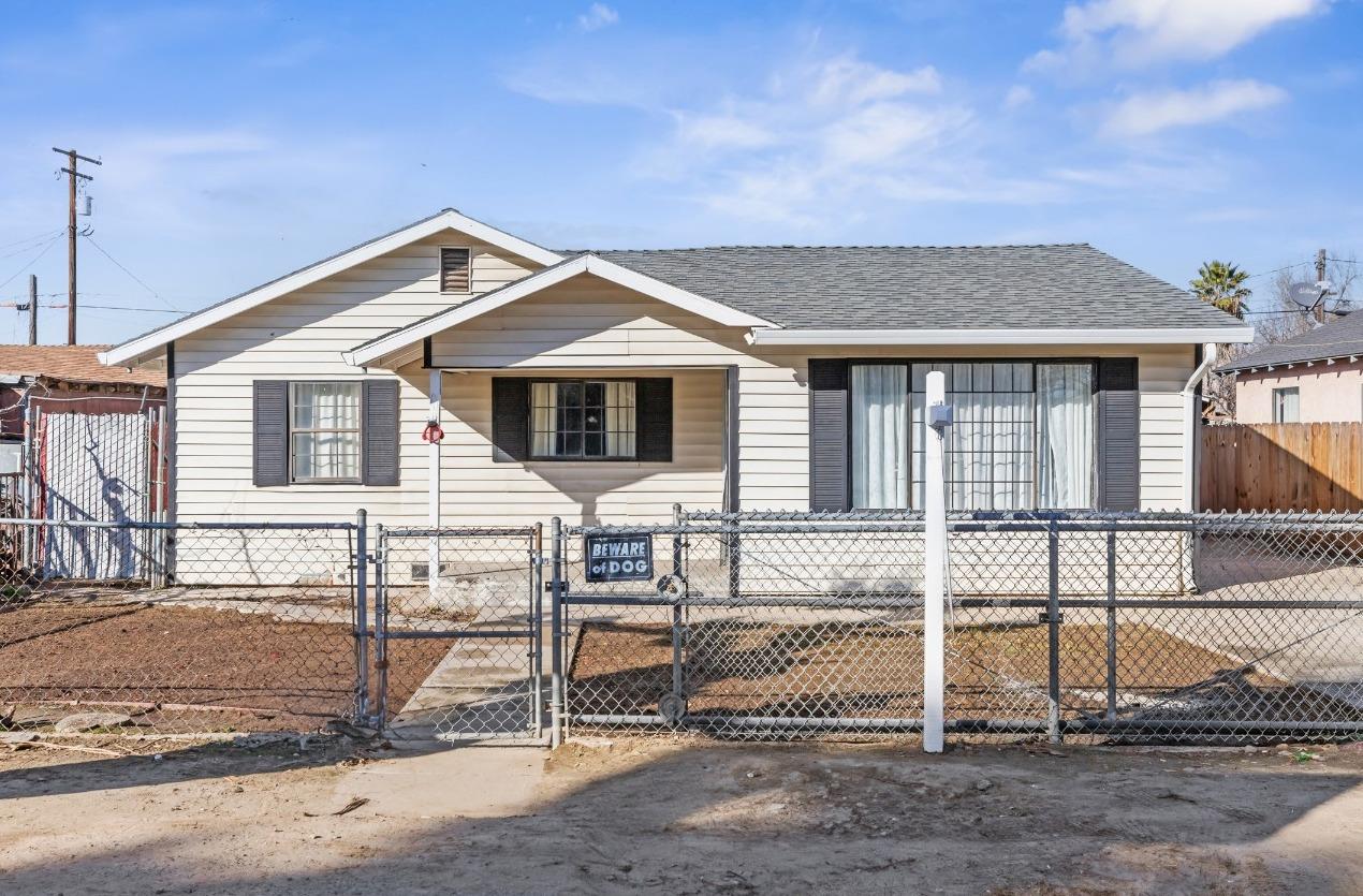 Detail Gallery Image 1 of 1 For 721 Parklawn Ave, Modesto,  CA 95358 - 3 Beds | 1 Baths