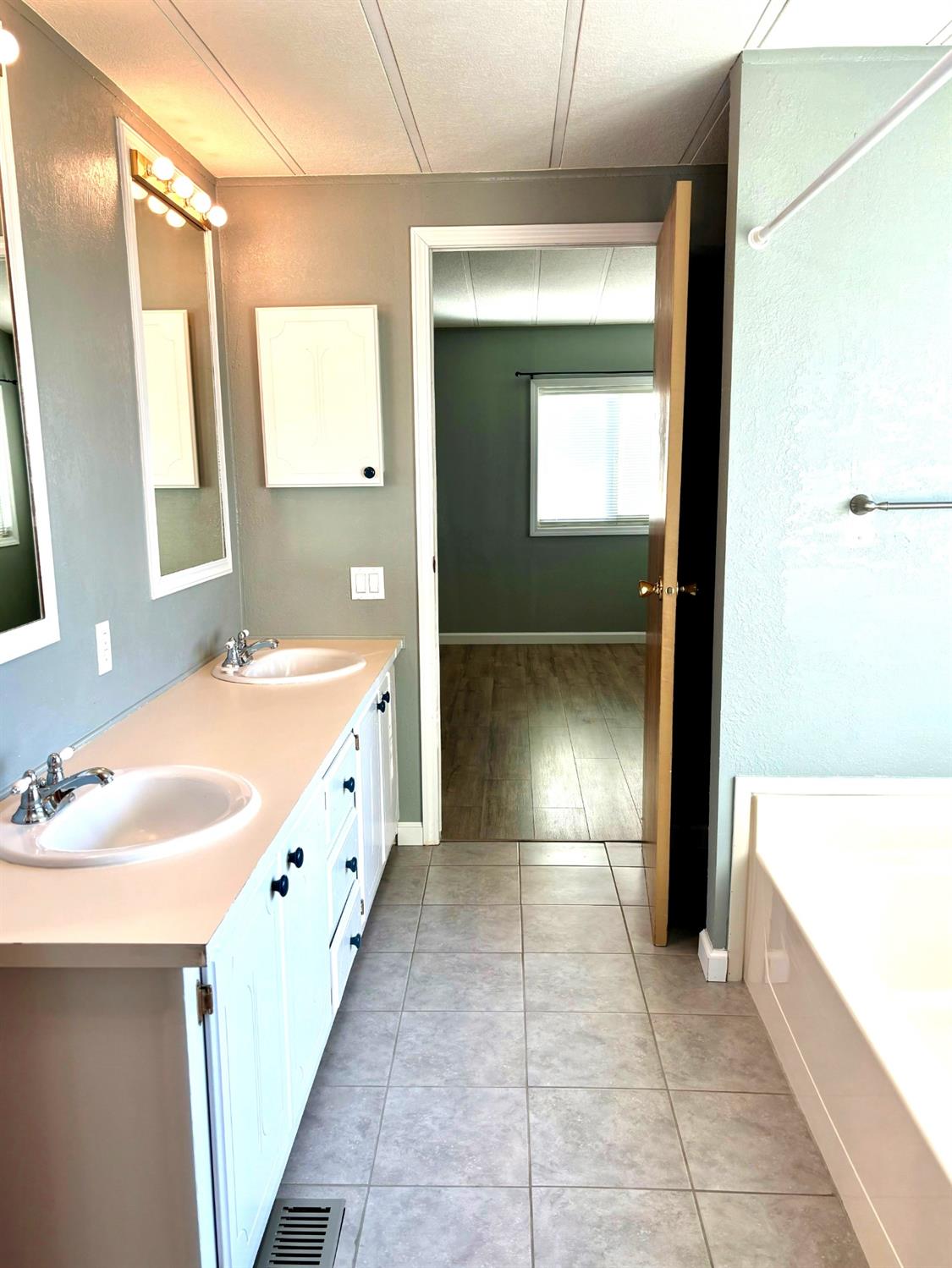 Detail Gallery Image 13 of 23 For 19667 American Ave 63, Hilmar,  CA 95324 - 3 Beds | 2 Baths