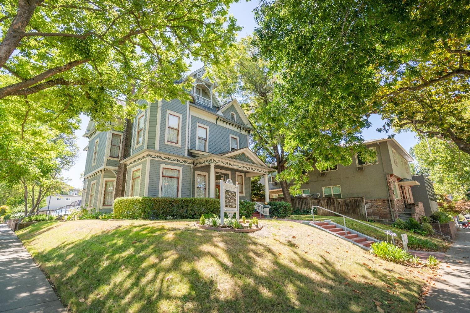 Detail Gallery Image 2 of 18 For 1903 21st St, Sacramento,  CA 95811 - – Beds | – Baths
