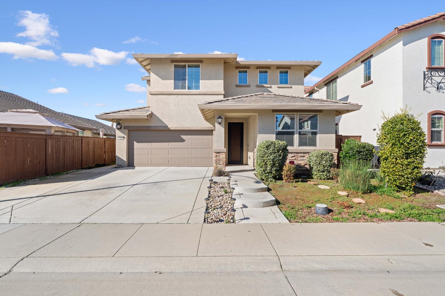 Detail Gallery Image 1 of 1 For 7266 Arroyo Willow Dr, Sacramento,  CA 95829 - 4 Beds | 3 Baths