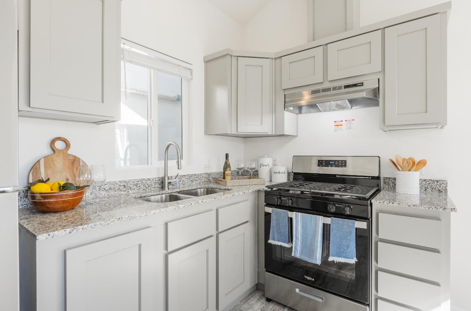 Detail Gallery Image 5 of 11 For 5878 Garlic Farms Dr 69, Gilroy,  CA 95020 - 1 Beds | 1 Baths