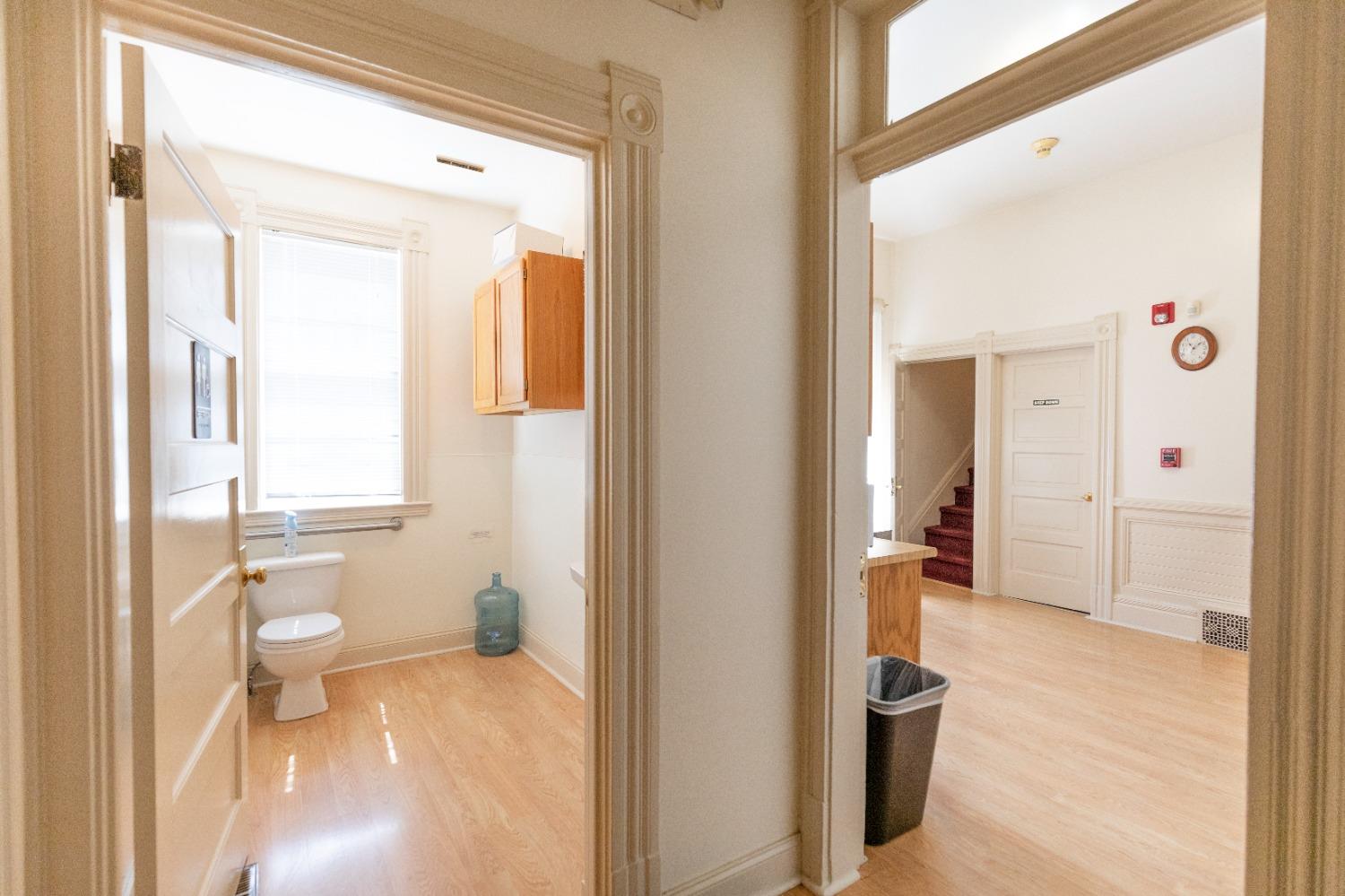 Detail Gallery Image 10 of 18 For 1903 21st St, Sacramento,  CA 95811 - – Beds | – Baths