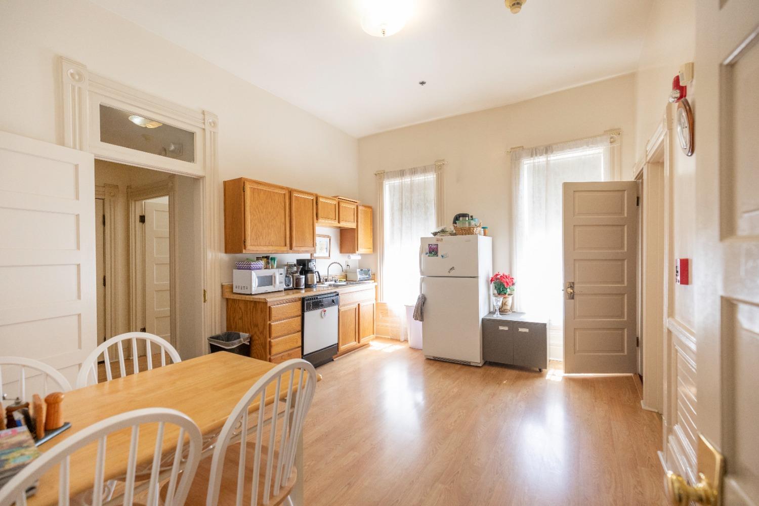 Detail Gallery Image 9 of 18 For 1903 21st St, Sacramento,  CA 95811 - – Beds | – Baths