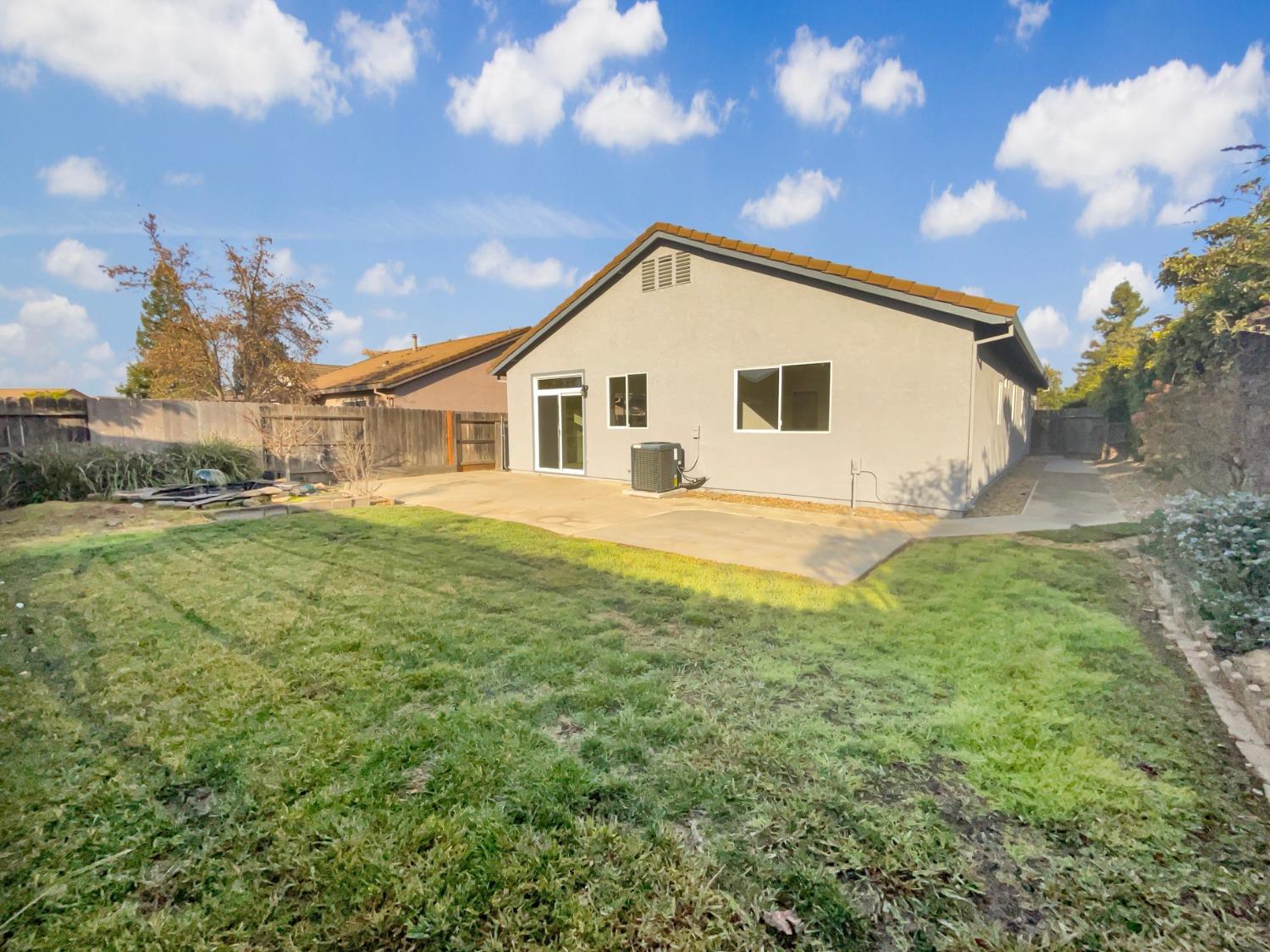 Cobden Court, Galt, California image 33