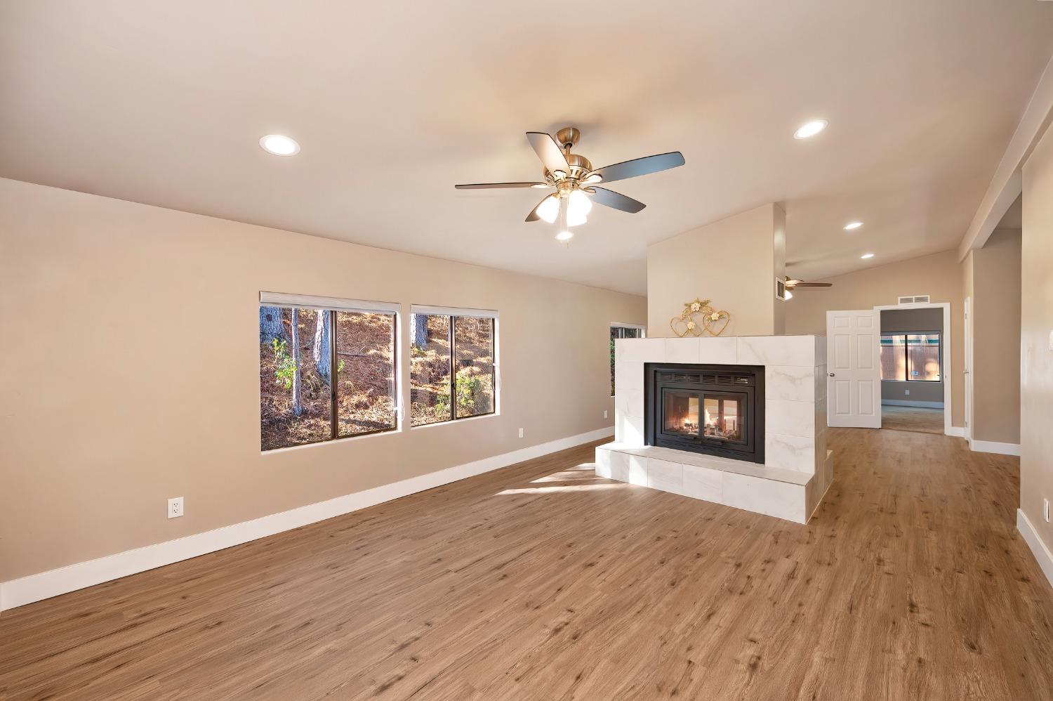 Detail Gallery Image 14 of 36 For 4420 Pleasant Valley Rd 155, Diamond Springs,  CA 95619 - 3 Beds | 2 Baths