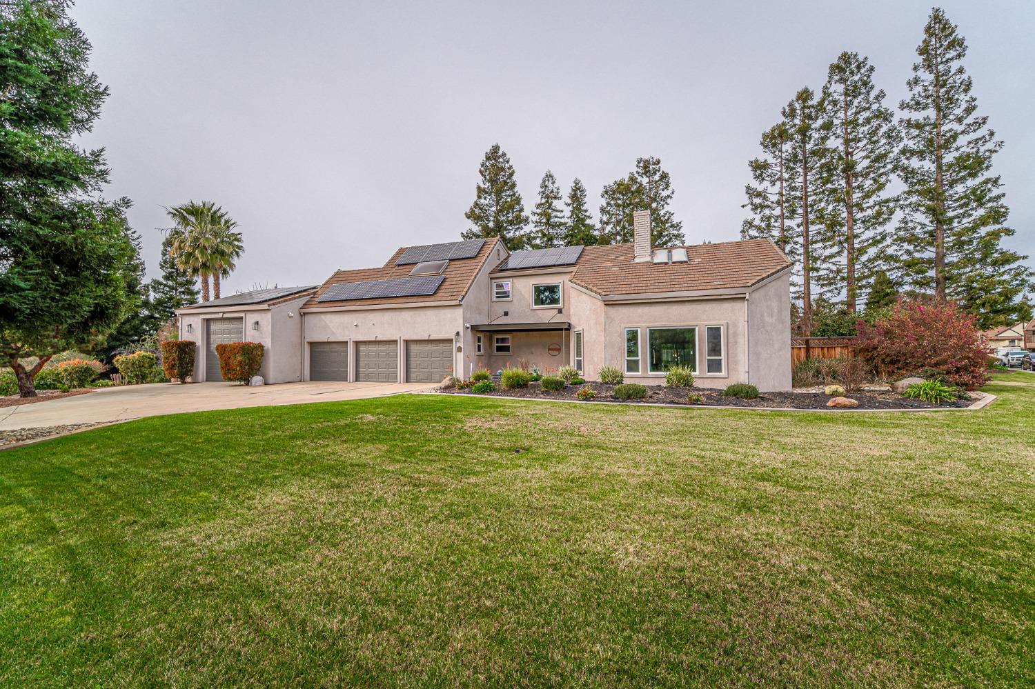 Detail Gallery Image 2 of 72 For 10013 Plaza De Oro Dr, Oakdale,  CA 95361 - 3 Beds | 2/1 Baths