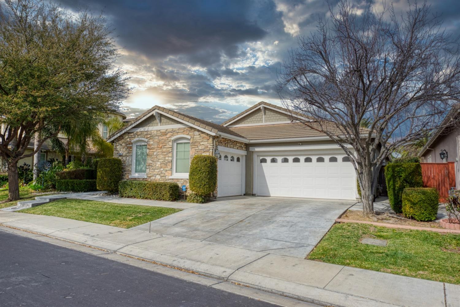 Oasis Lane, Patterson, California image 1