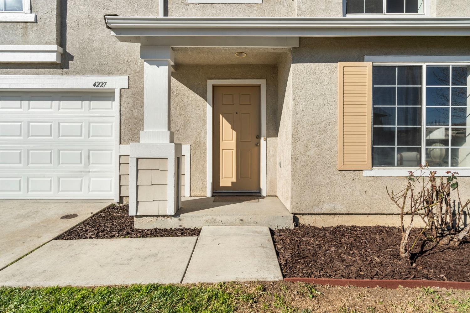 Detail Gallery Image 6 of 53 For 4227 Oceanview Dr, Stockton,  CA 95206 - 4 Beds | 2/1 Baths