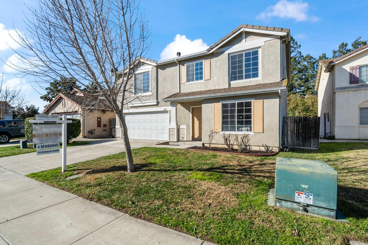 Detail Gallery Image 4 of 53 For 4227 Oceanview Dr, Stockton,  CA 95206 - 4 Beds | 2/1 Baths