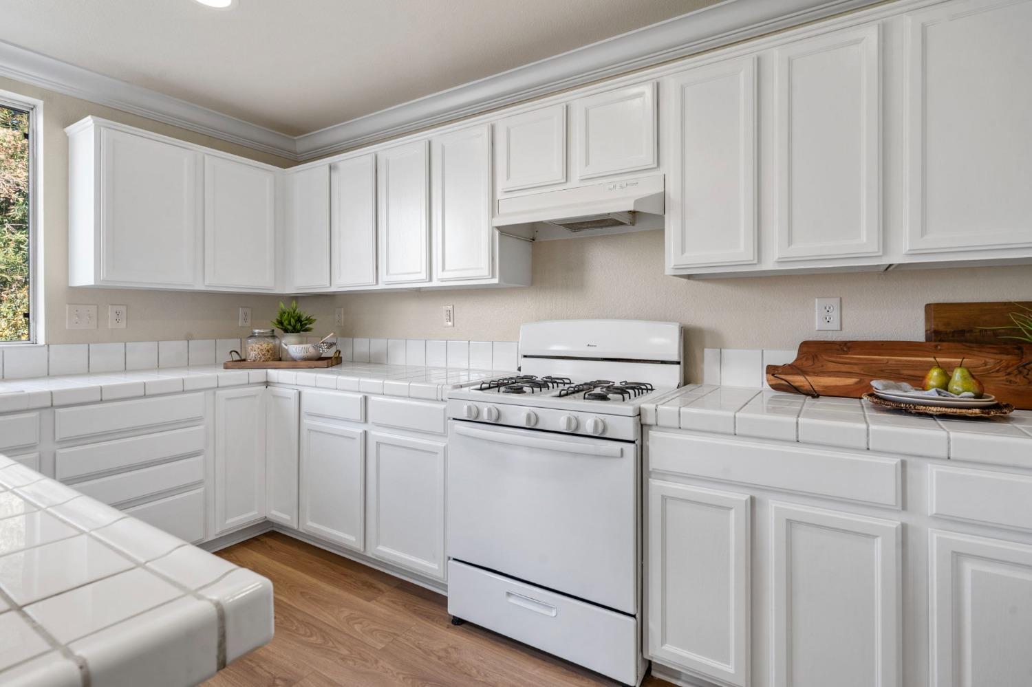 Detail Gallery Image 14 of 53 For 4227 Oceanview Dr, Stockton,  CA 95206 - 4 Beds | 2/1 Baths