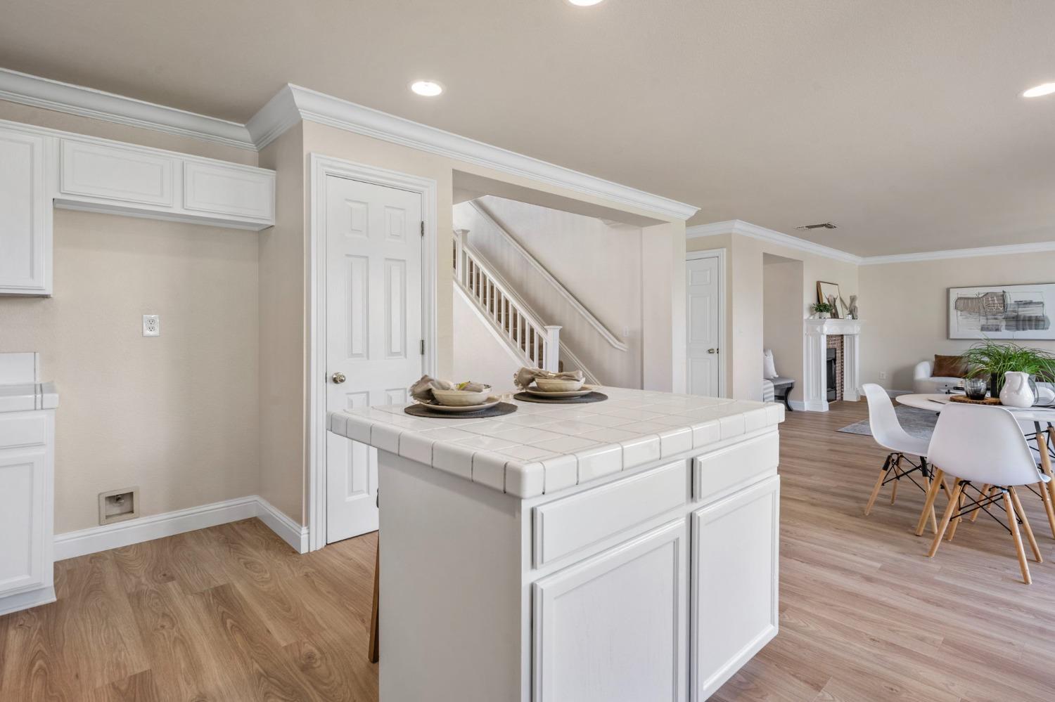 Detail Gallery Image 17 of 53 For 4227 Oceanview Dr, Stockton,  CA 95206 - 4 Beds | 2/1 Baths