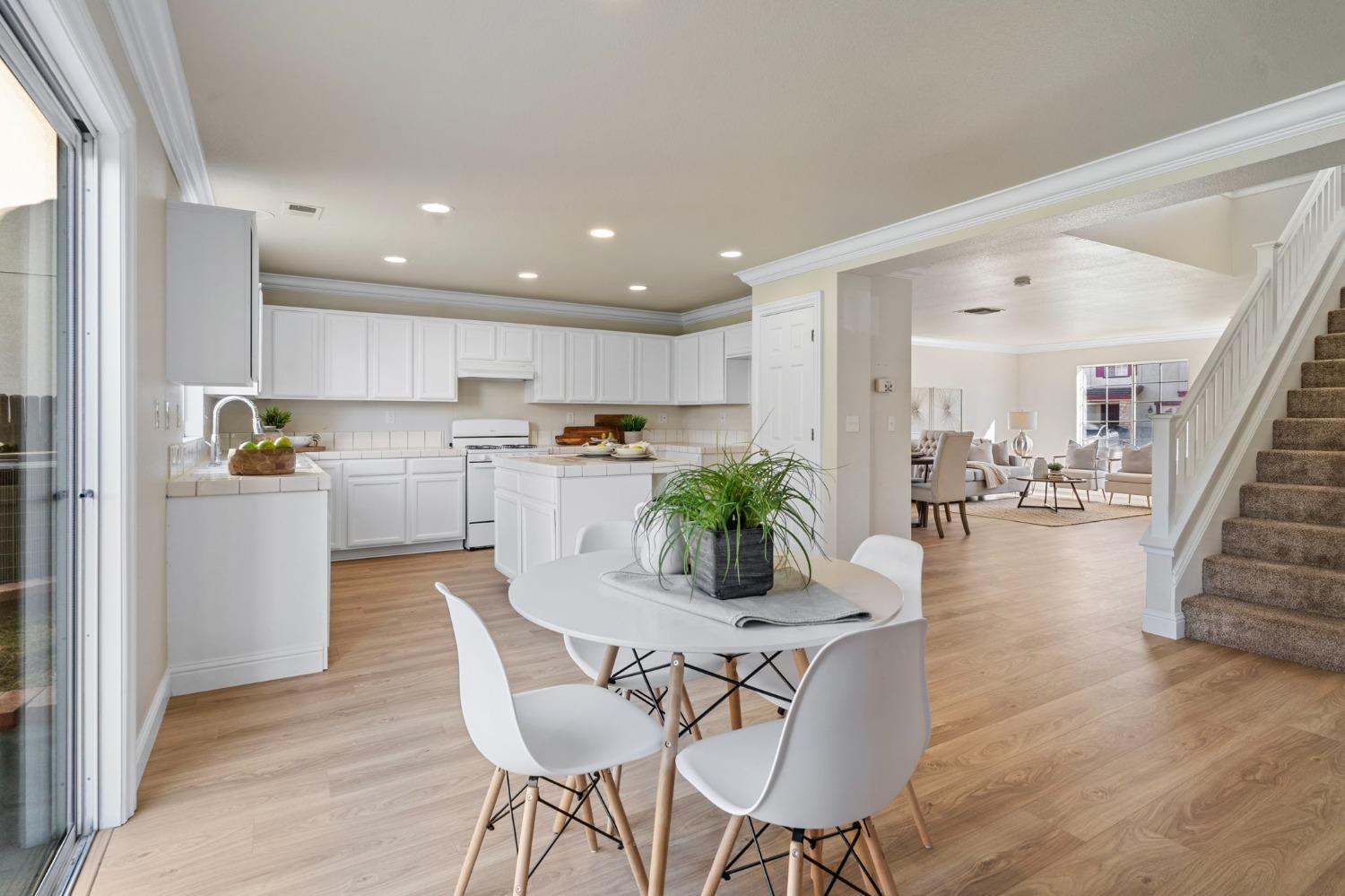 Detail Gallery Image 22 of 53 For 4227 Oceanview Dr, Stockton,  CA 95206 - 4 Beds | 2/1 Baths