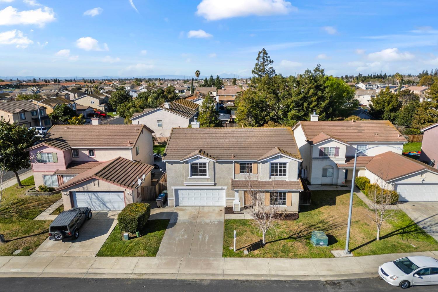 Detail Gallery Image 2 of 53 For 4227 Oceanview Dr, Stockton,  CA 95206 - 4 Beds | 2/1 Baths